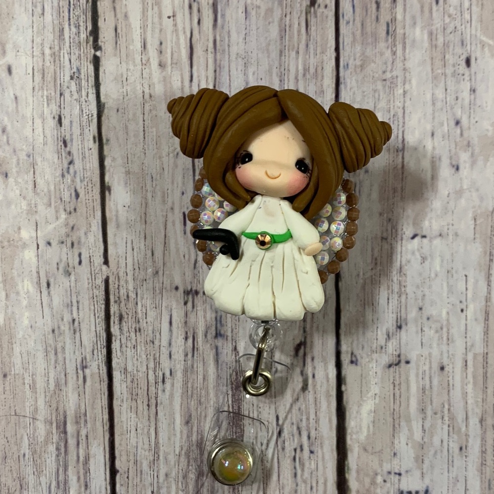 Retractable badge reel